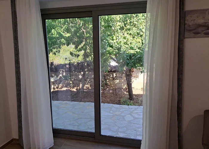 Dea's Garden Daire *